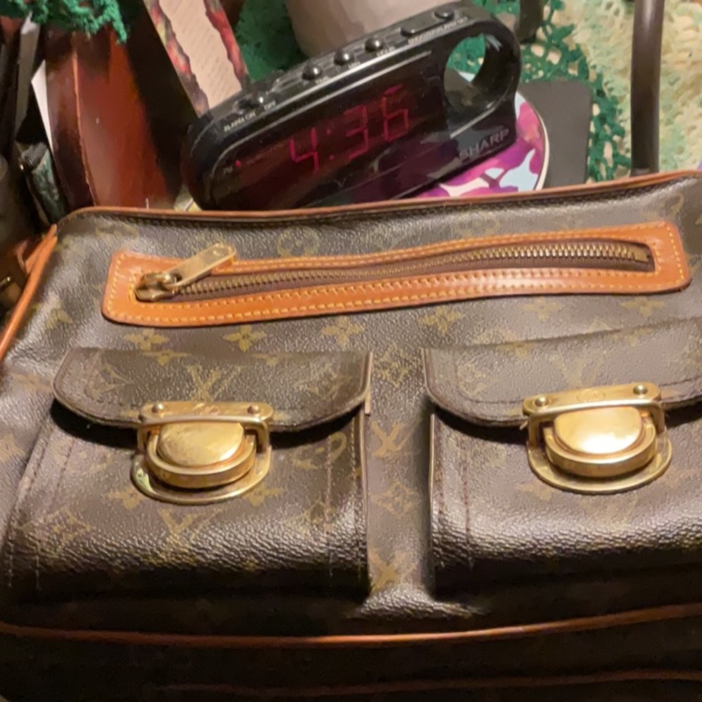 Louis Vuitton Hudson GM - Picture 6 of 15
